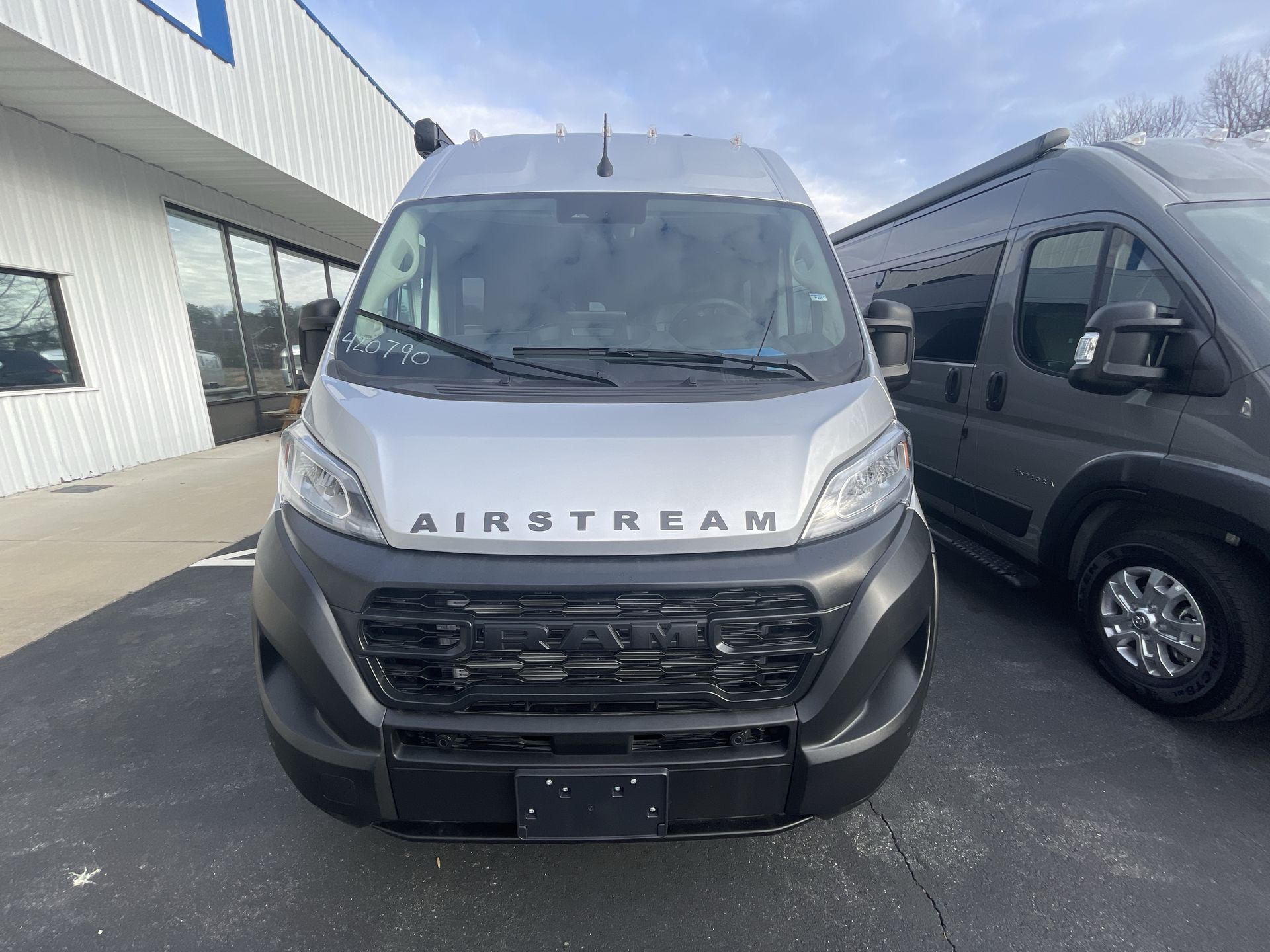 2026 Airstream Rangeline Base