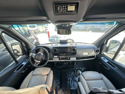 2026 Airstream 24GL 4x2 Passenger Base