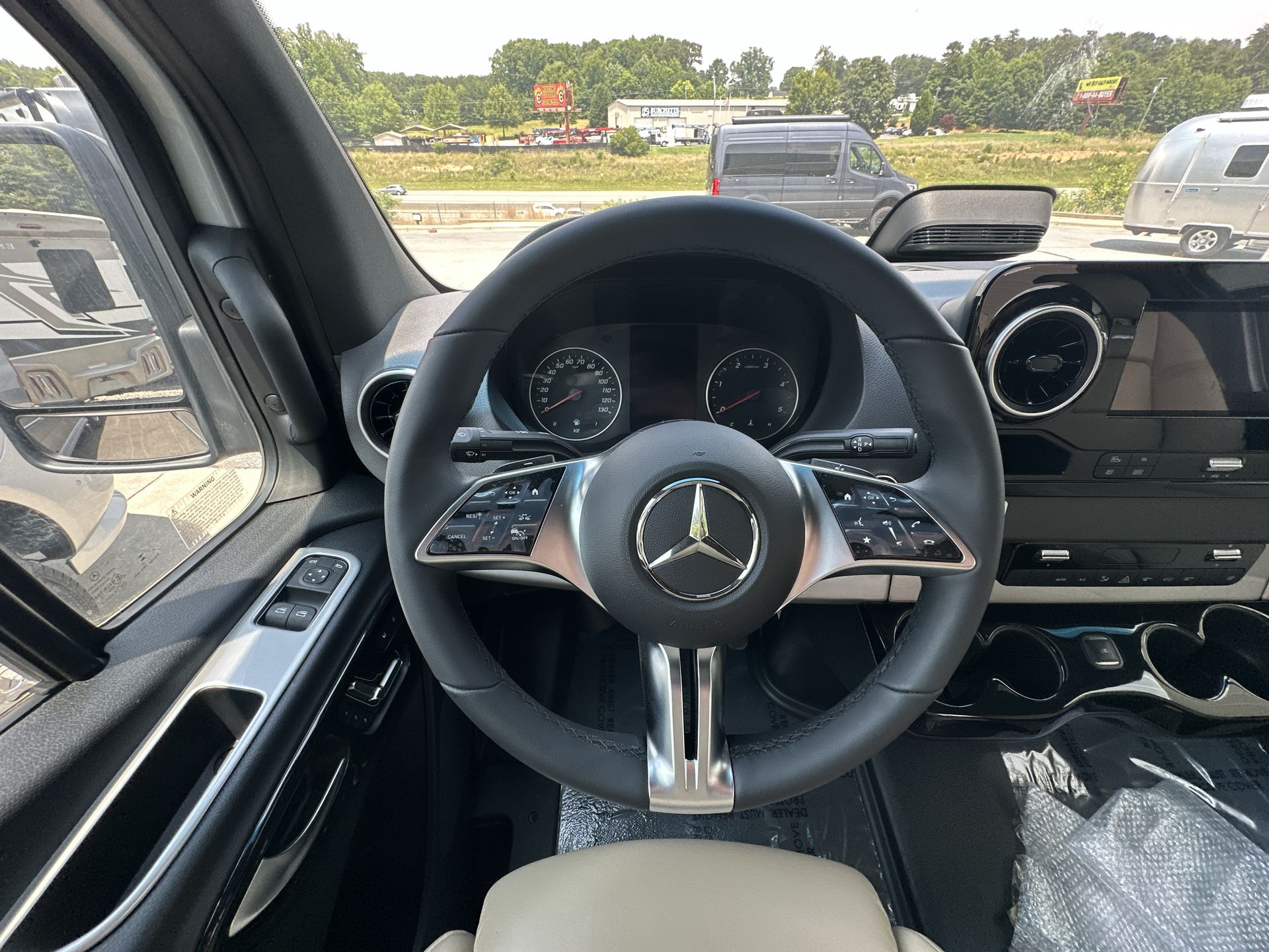 2025 Airstream 24GL Base