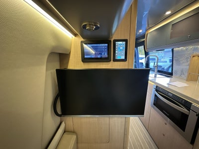 2026 Airstream 24GT Tommy Bahama Base