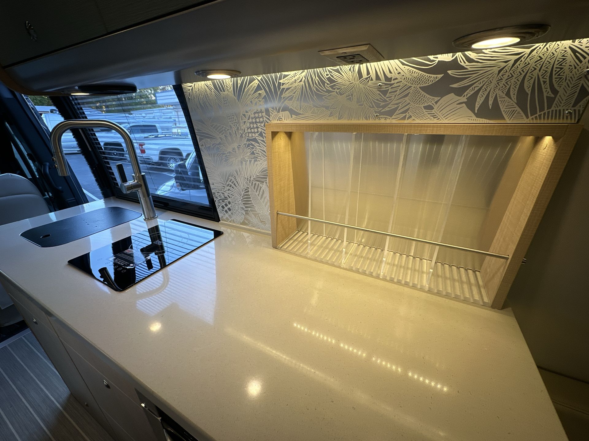 2026 Airstream 24GT Tommy Bahama Base