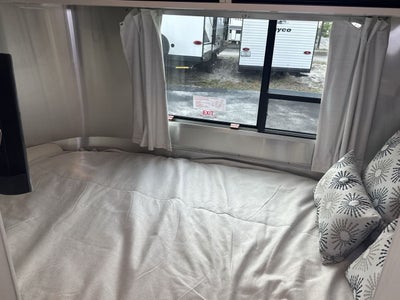 2025 Airstream 16RB Base