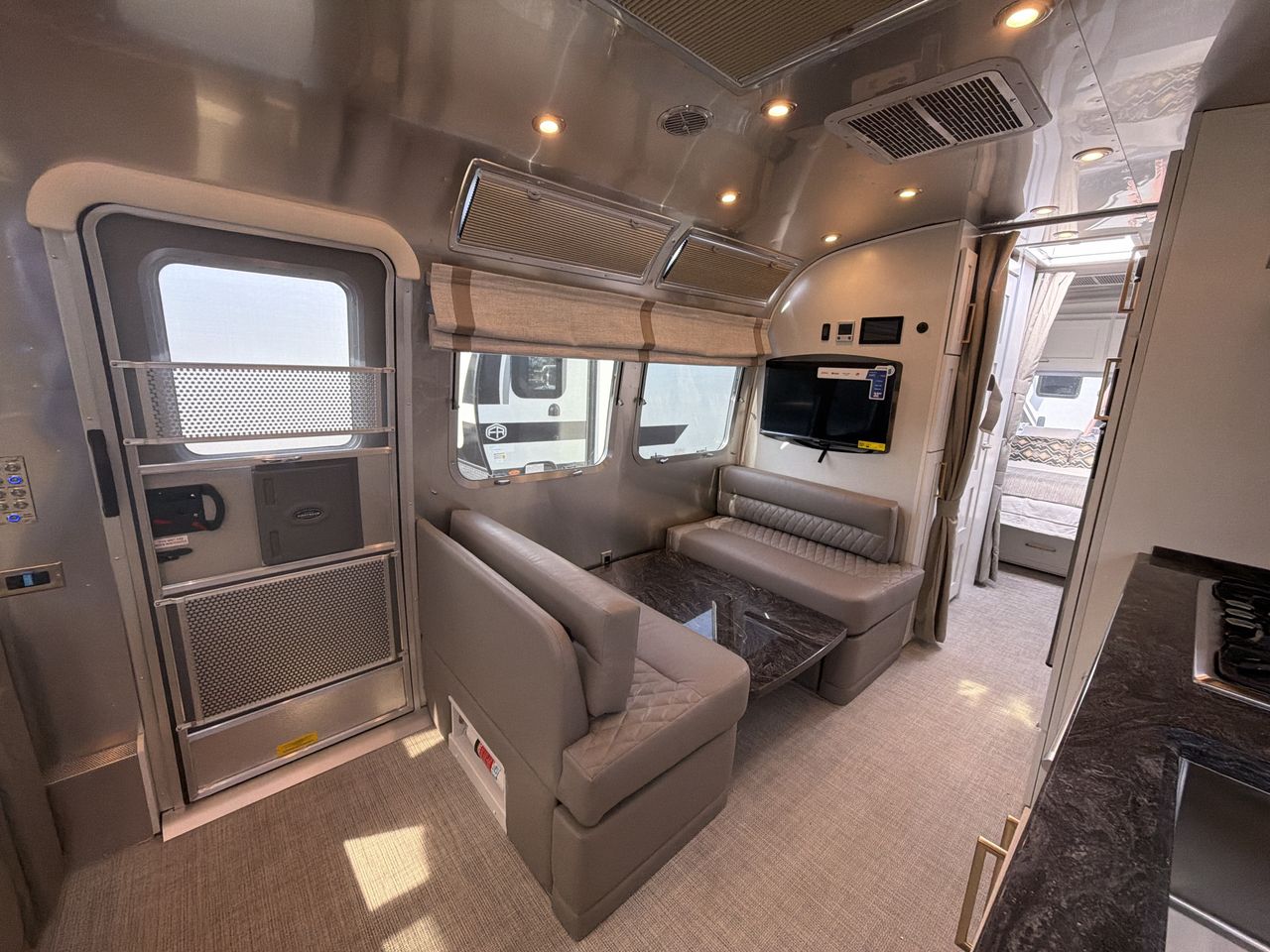 2026 Airstream 28RBQ Base