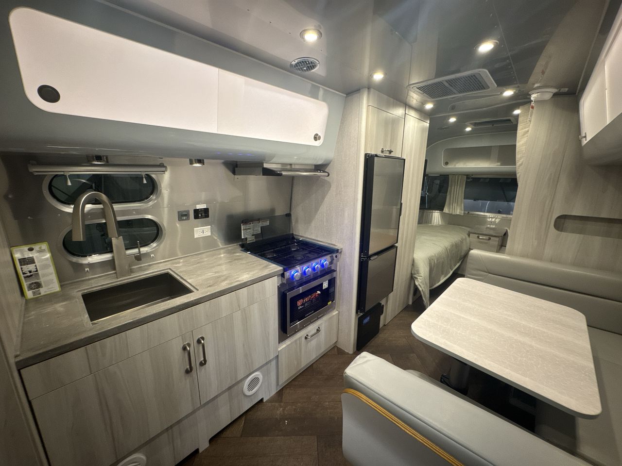2026 Airstream 23FBT Base