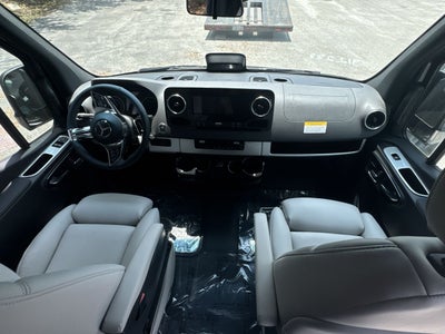 2025 Airstream 19 Base