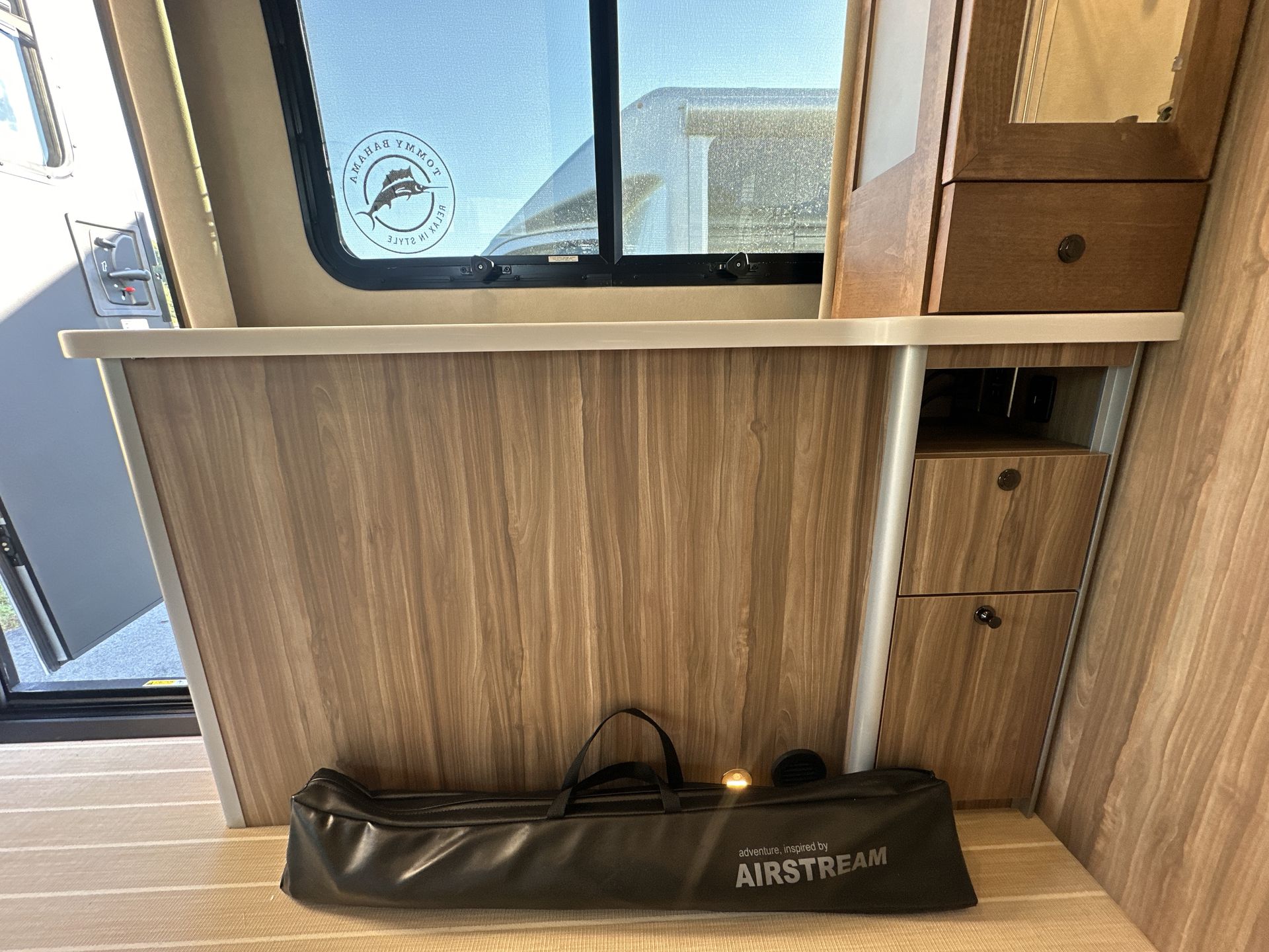 2025 Airstream Murphy Suite Tommy Bahama Base