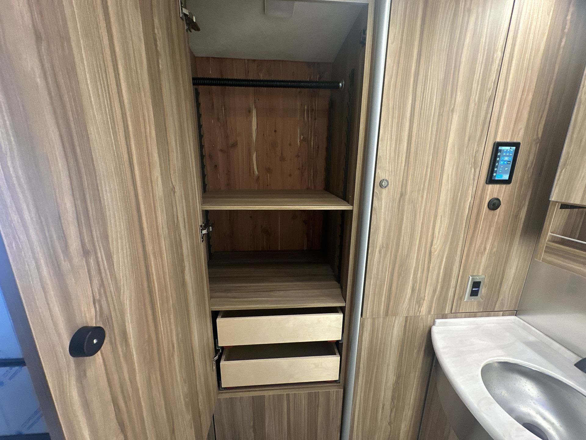 2025 Airstream Murphy Suite Tommy Bahama Base