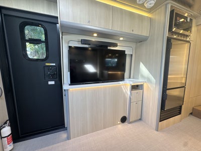 2026 Airstream Murphy Suite Base