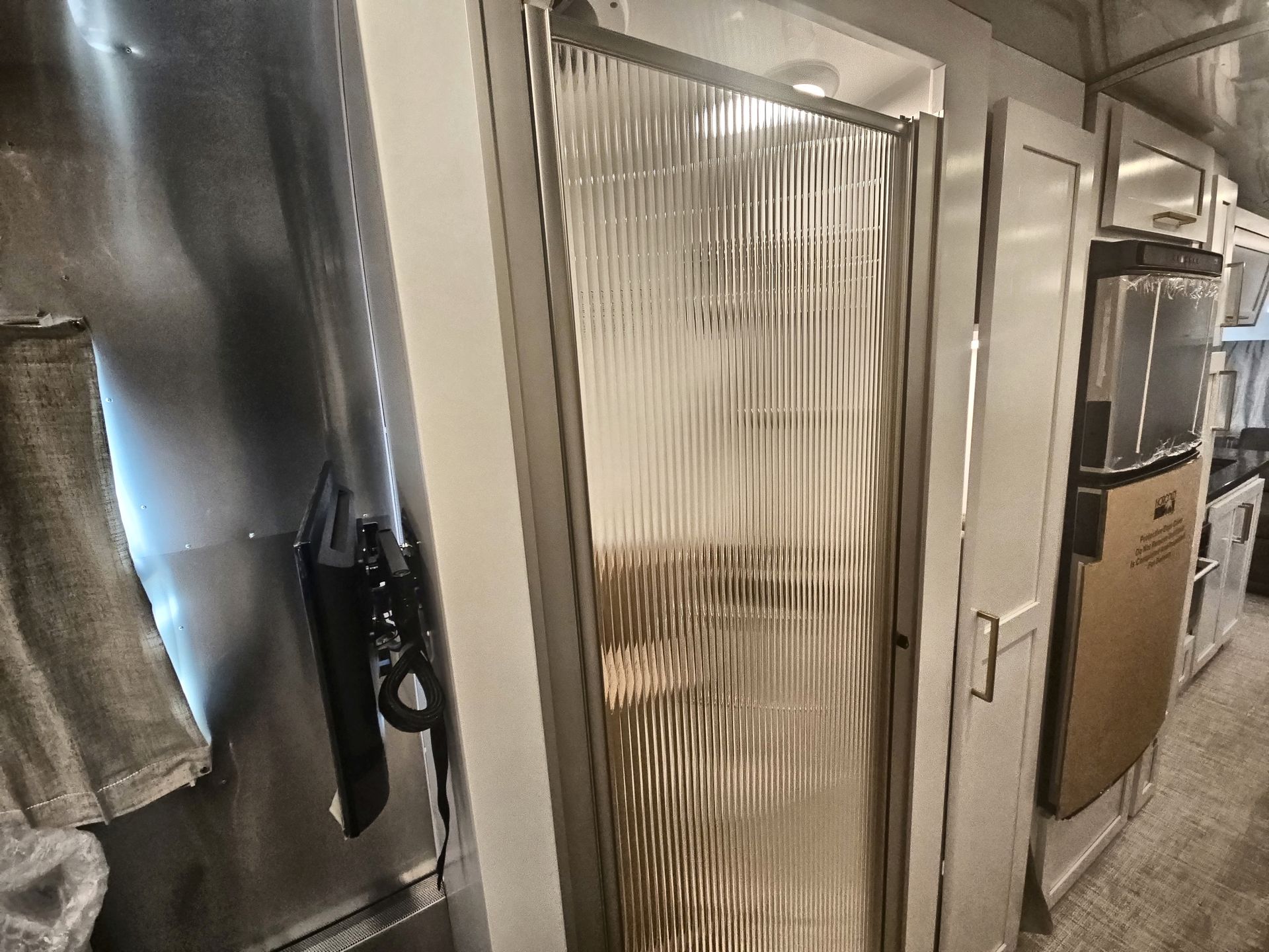 2026 Airstream 28RBQ Base