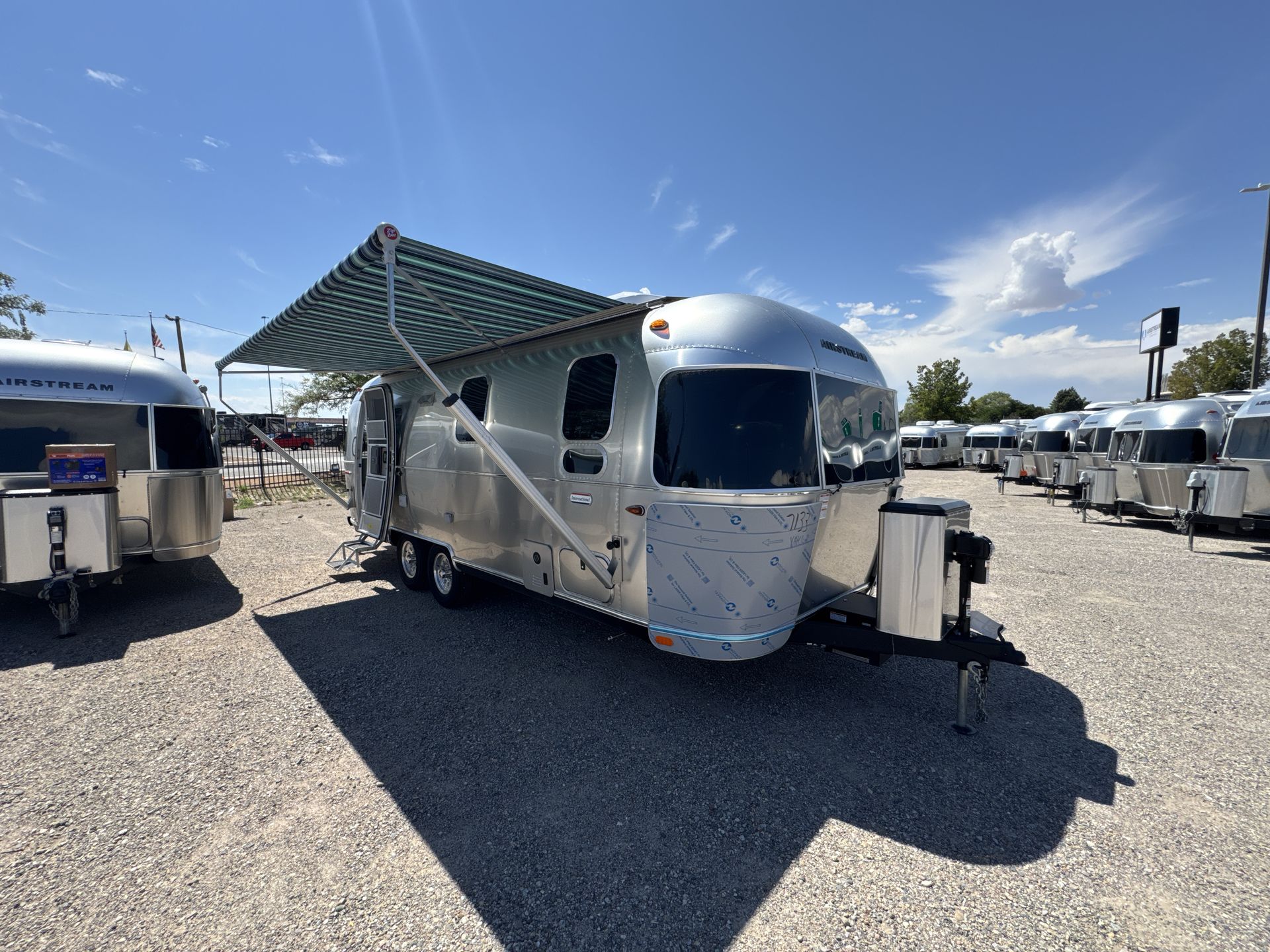 2026 Airstream 25FBQ Base