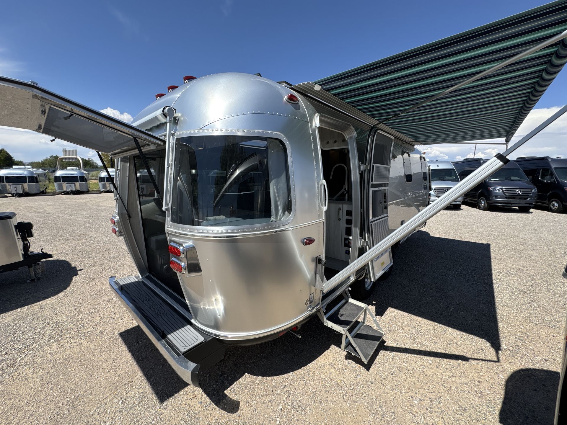 2026 Airstream 25FBQ Base