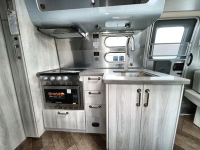 2025 Airstream 25FBT Base