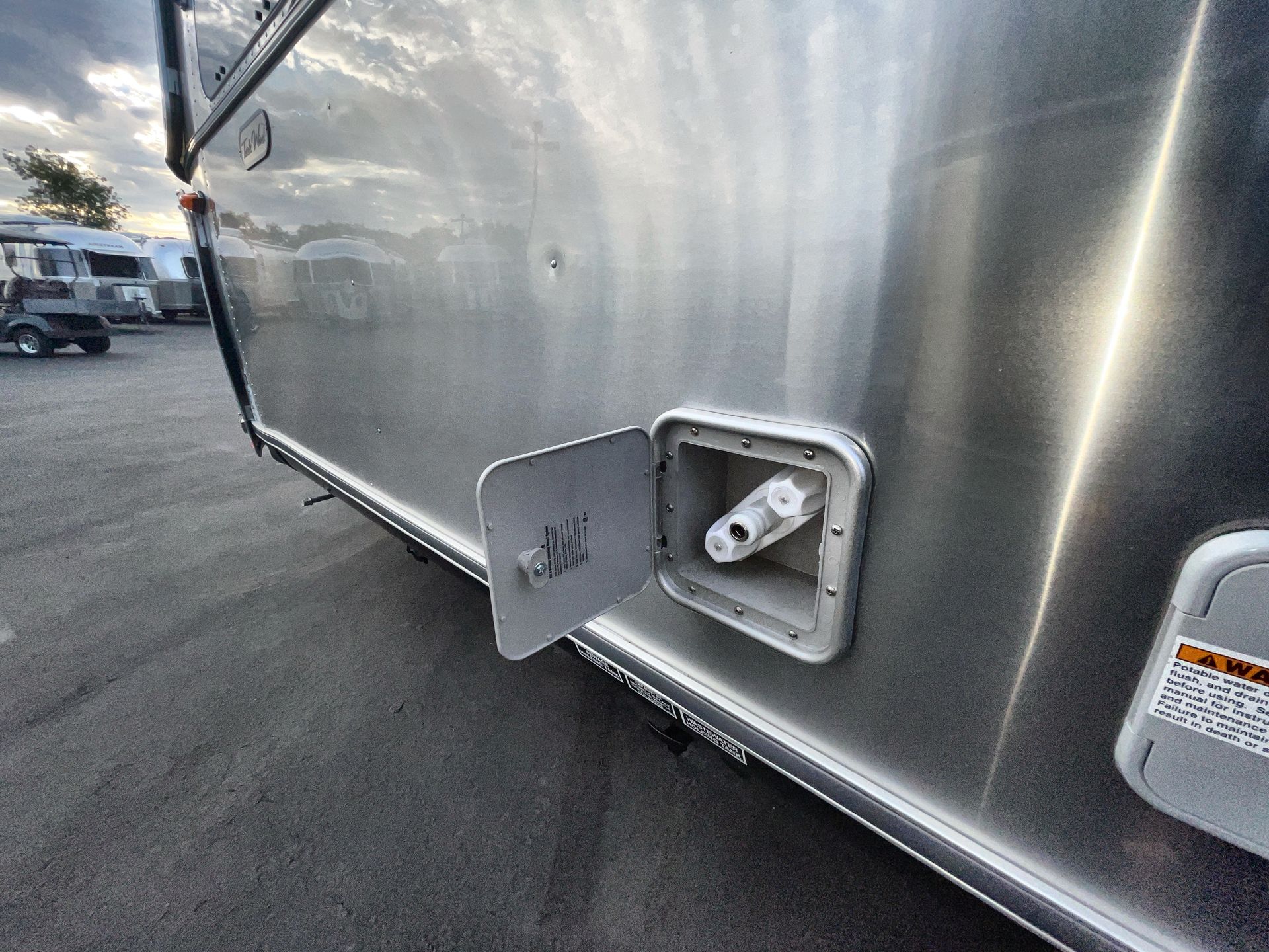 2026 Airstream 25FBQ Base