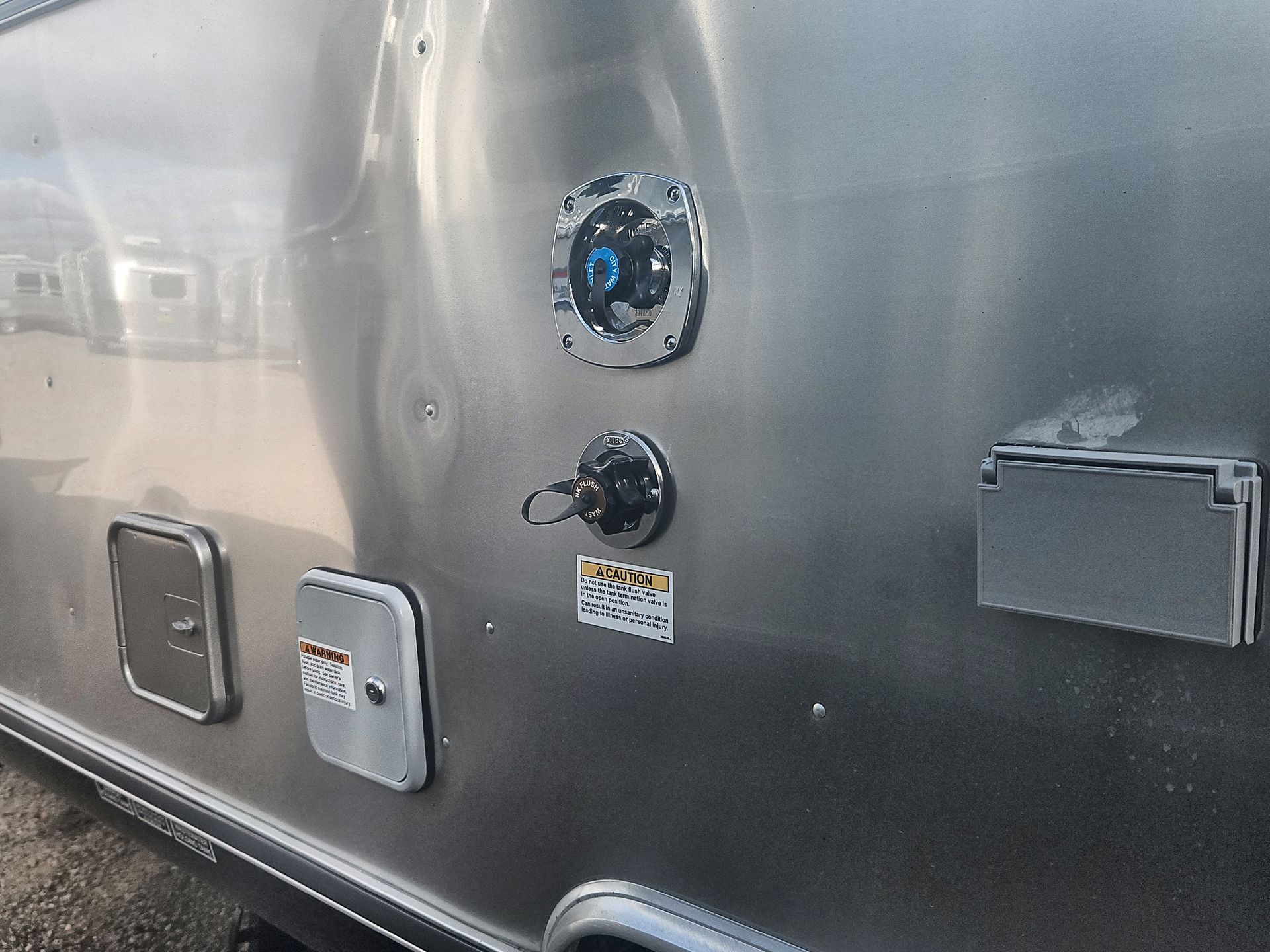 2026 Airstream 25FBT Base