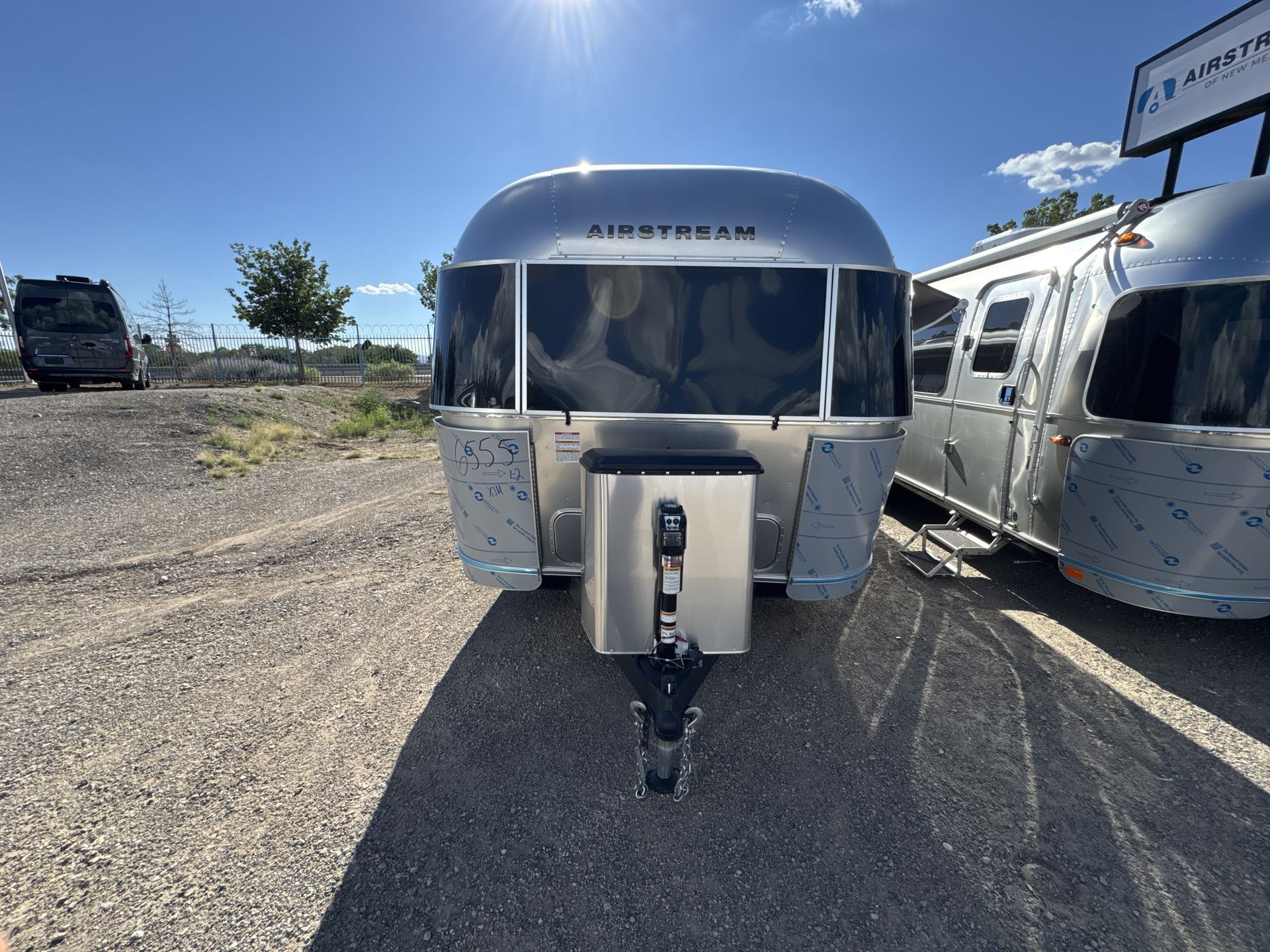 2025 Airstream 27FBT Base