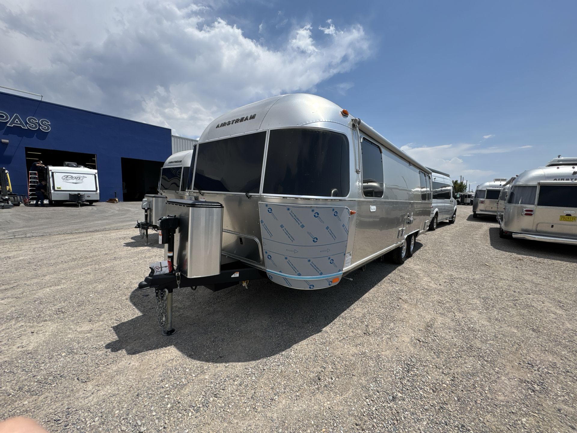 2026 Airstream 27FBQ Base