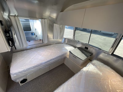 2026 Airstream 27FBT Base