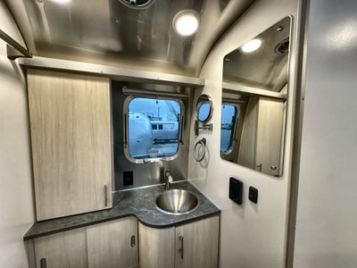 2026 Airstream 27FBT Base