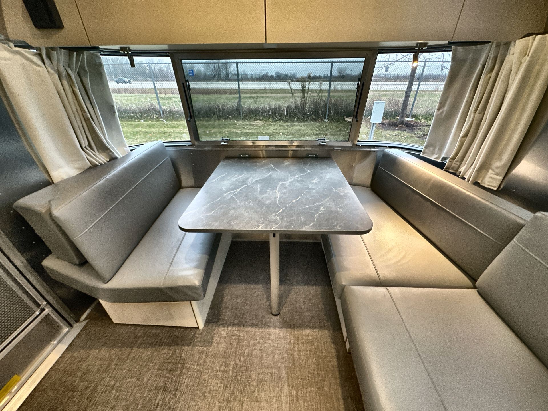 2026 Airstream 27FBT Base