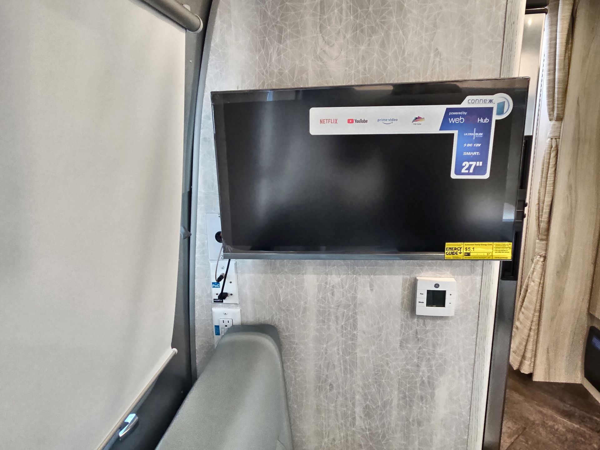 2025 Airstream 27FBT Base