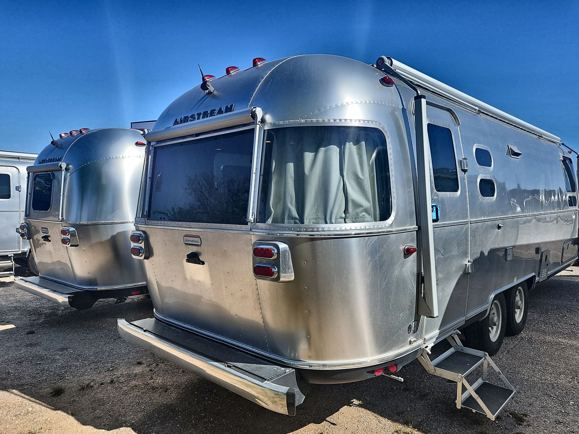2025 Airstream 27FBT Base