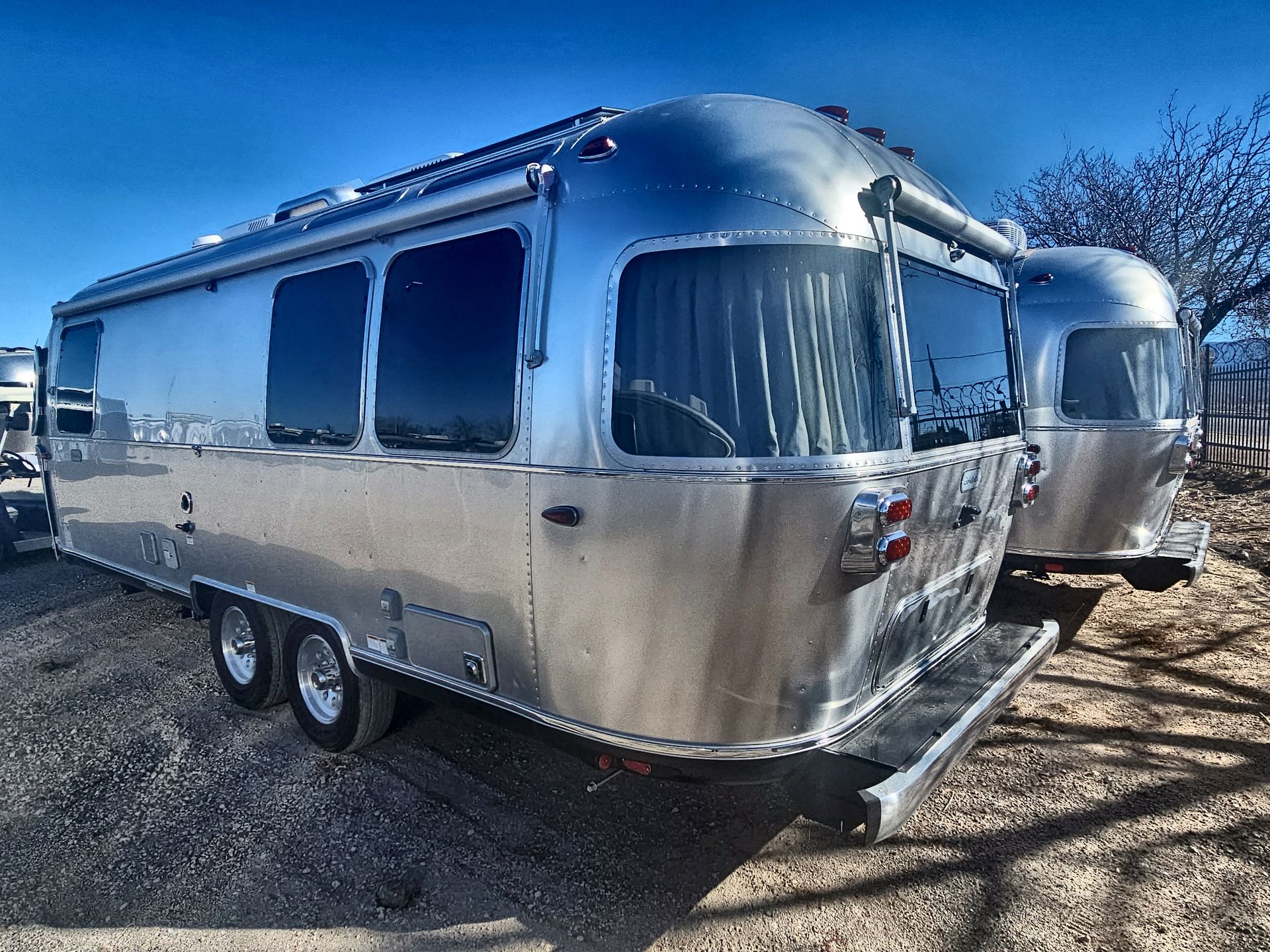 2026 Airstream 25FBQ Base