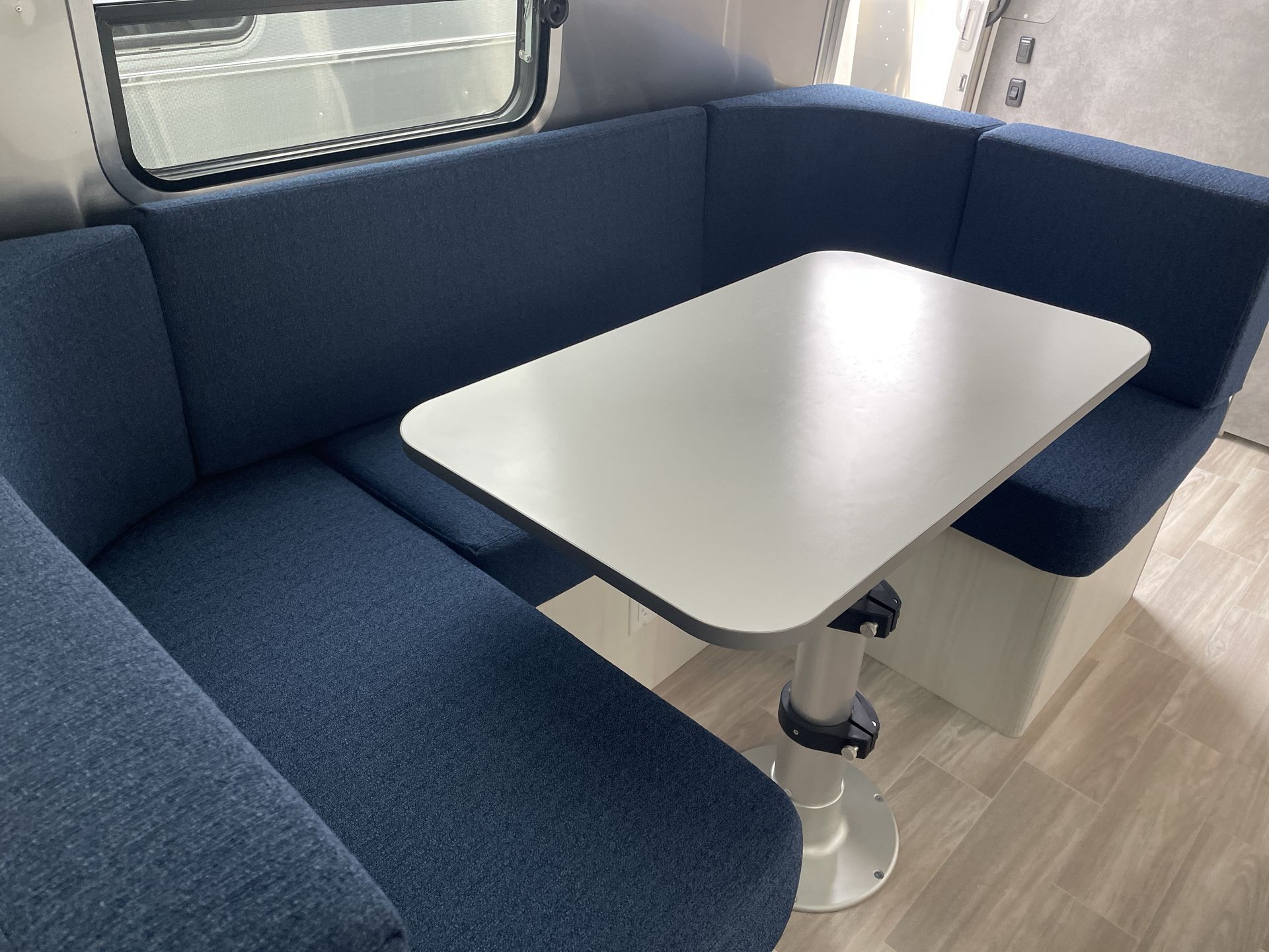 2025 Airstream 22FB Base