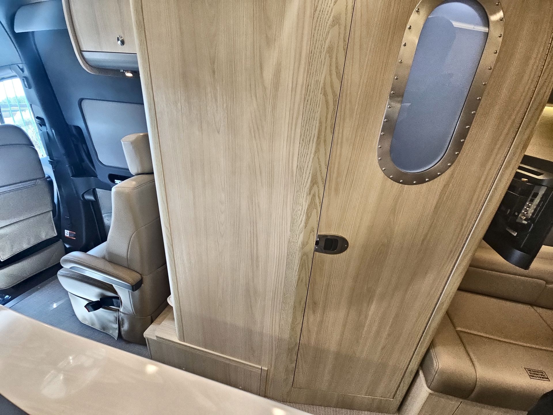 2025 Airstream 24GL Base