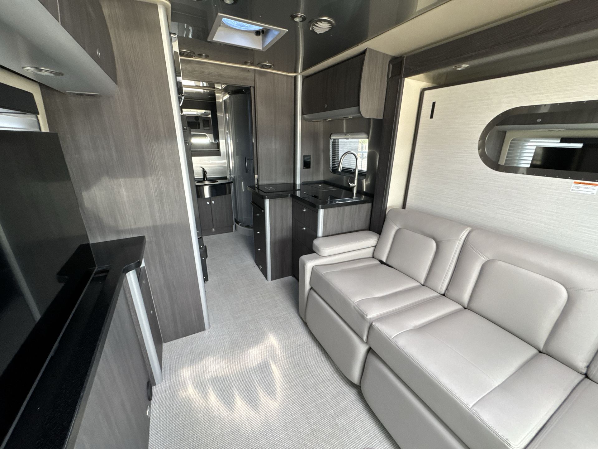 2025 Airstream Murphy Suite Base