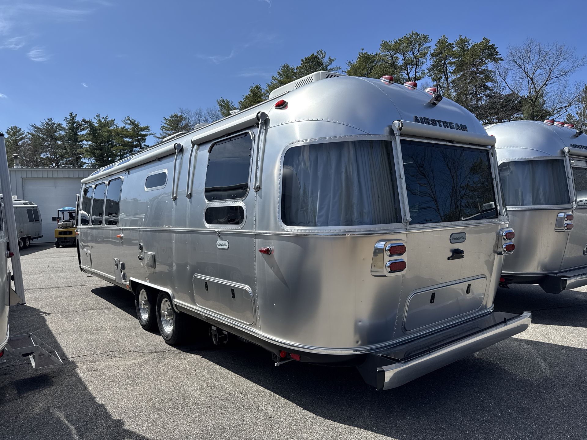 2025 Airstream 30RBT Base