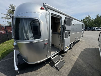 2025 Airstream 27FBT Base