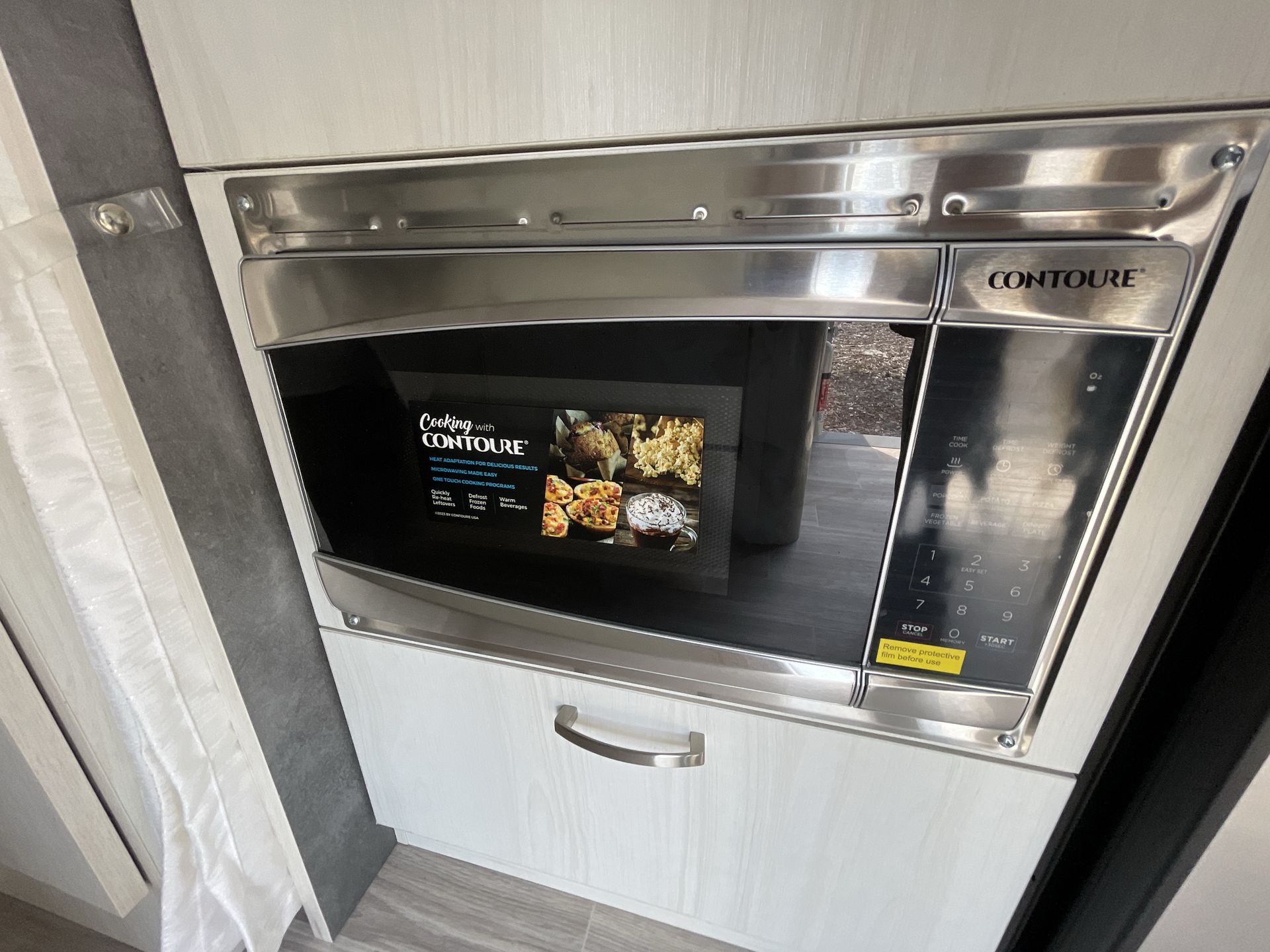 2026 Airstream 16RB Base