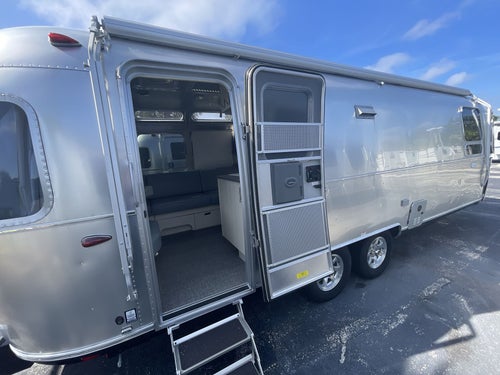 2025 Airstream 27FBQ Base