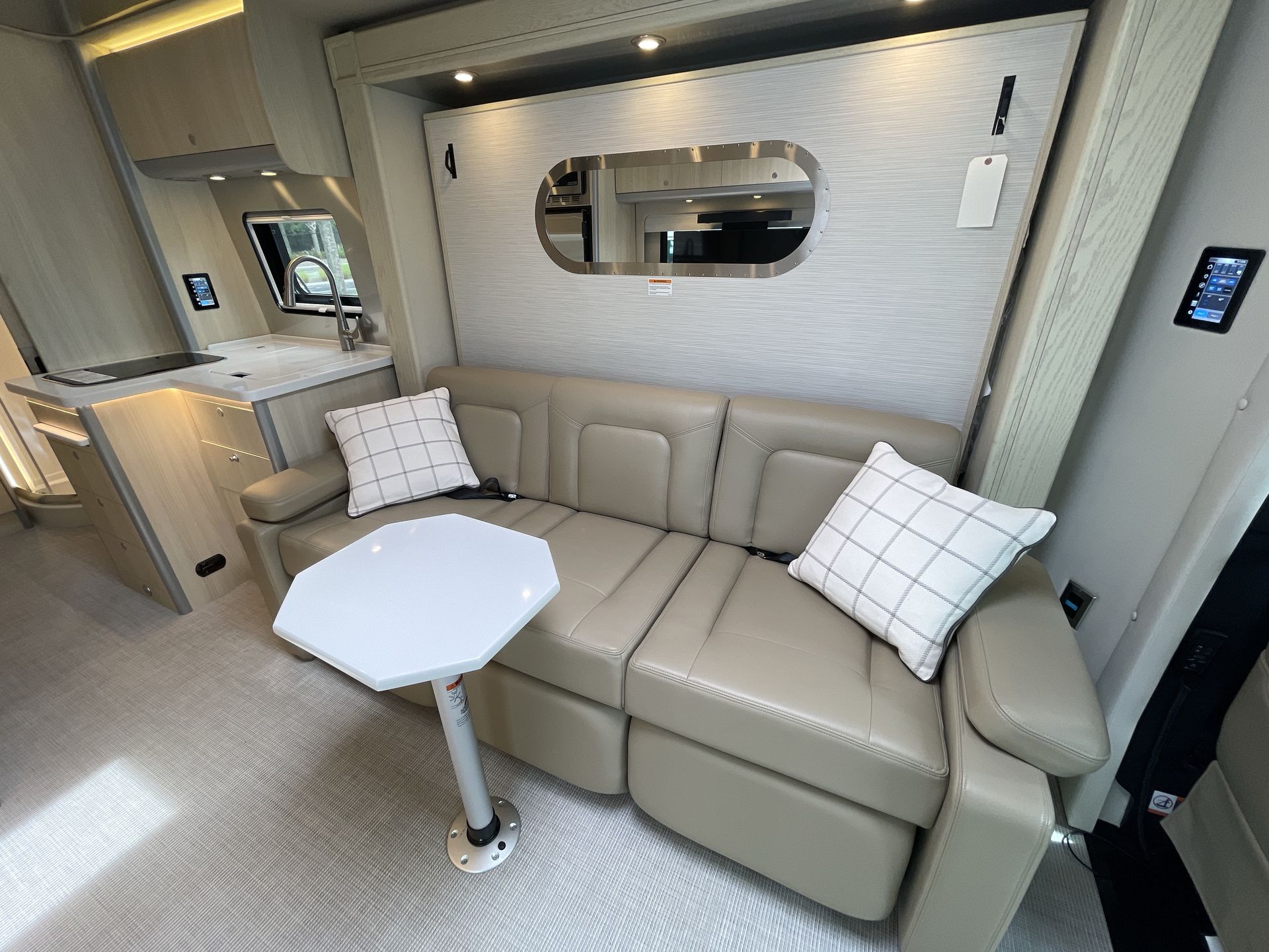 2025 Airstream Murphy Suite Base