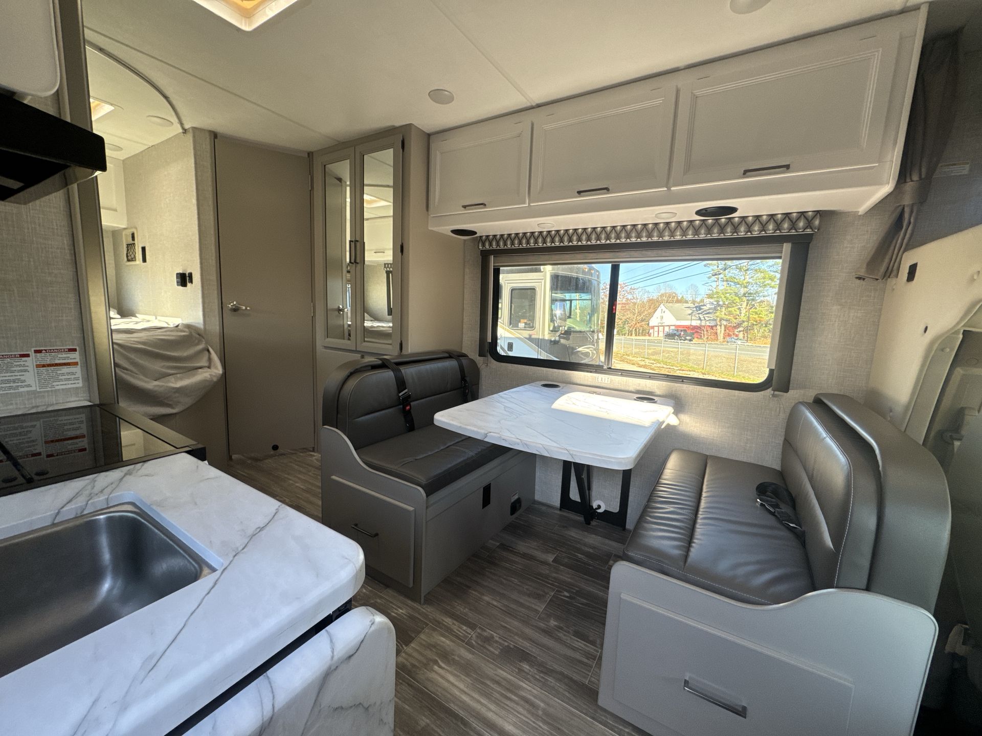 2025 Thor Motor Coach 22VT Base