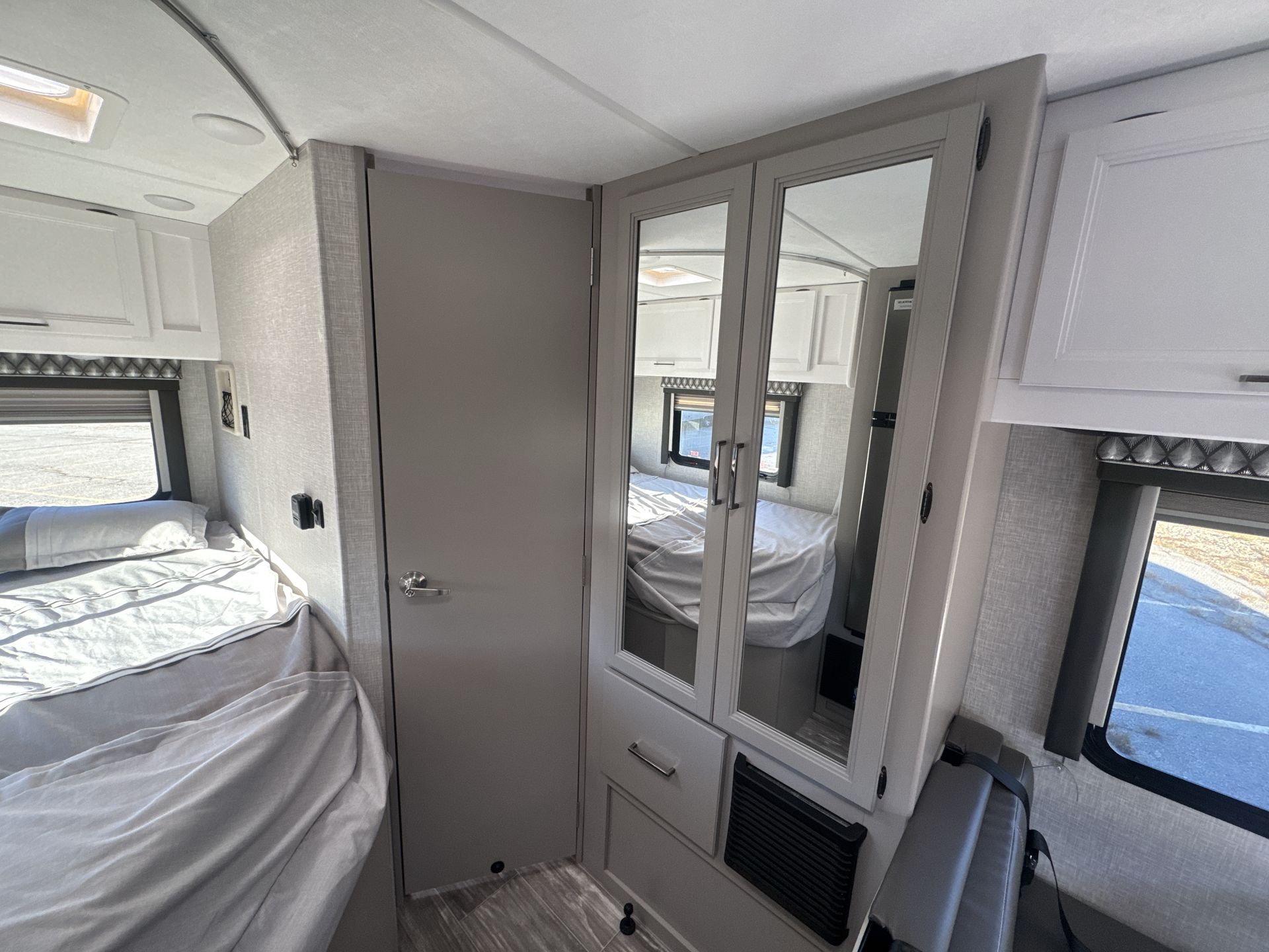 2025 Thor Motor Coach 22VT Base