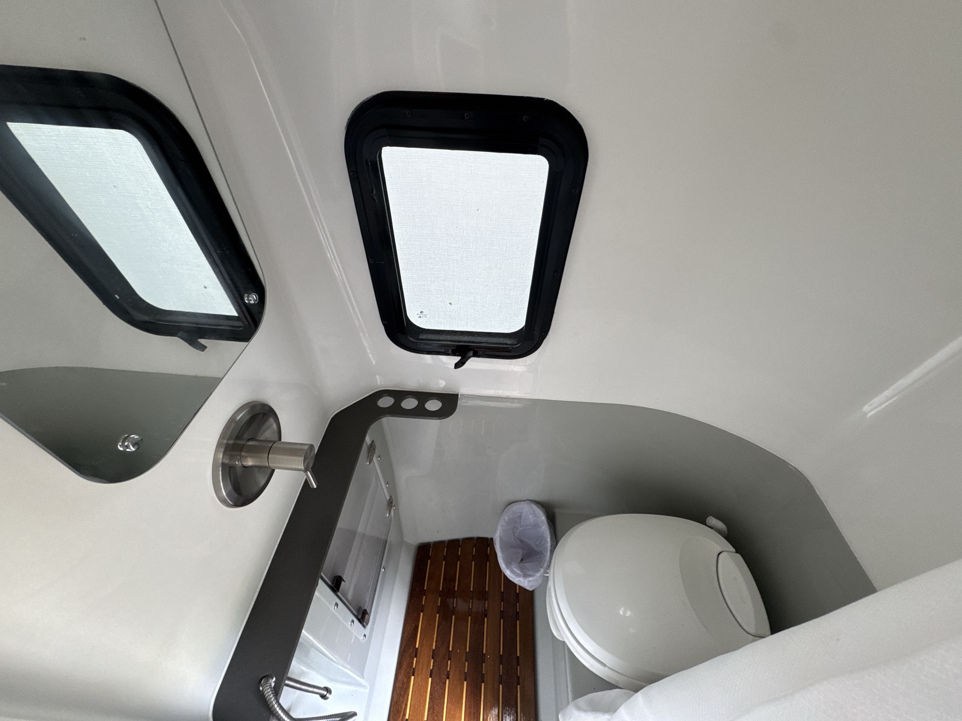 2019 Airstream 16U Nest Base