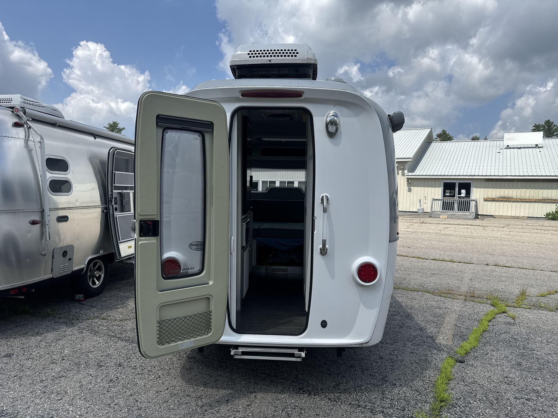 2019 Airstream 16U Nest Base
