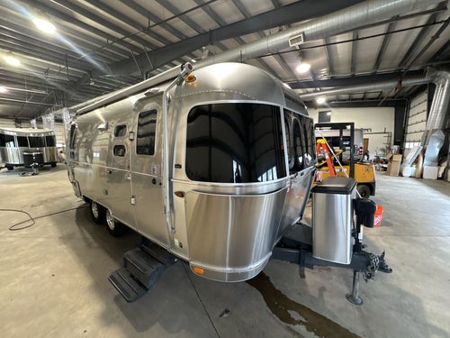 2016 Airstream 23D International Serenity Base