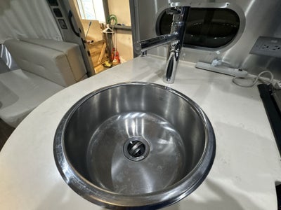 2016 Airstream 23D International Serenity Base