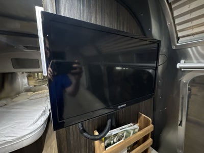 2016 Airstream 23D International Serenity Base