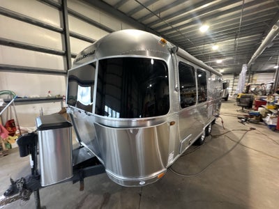 2016 Airstream 23D International Serenity Base