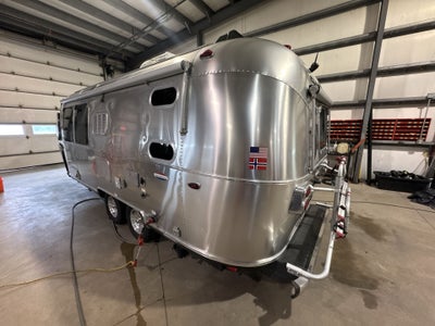 2016 Airstream 23D International Serenity Base