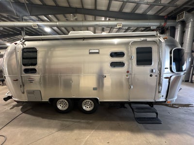 2016 Airstream 23D International Serenity Base