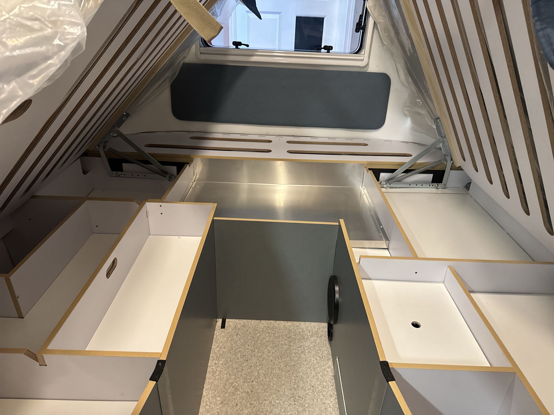 2026 Airstream 22RB Base