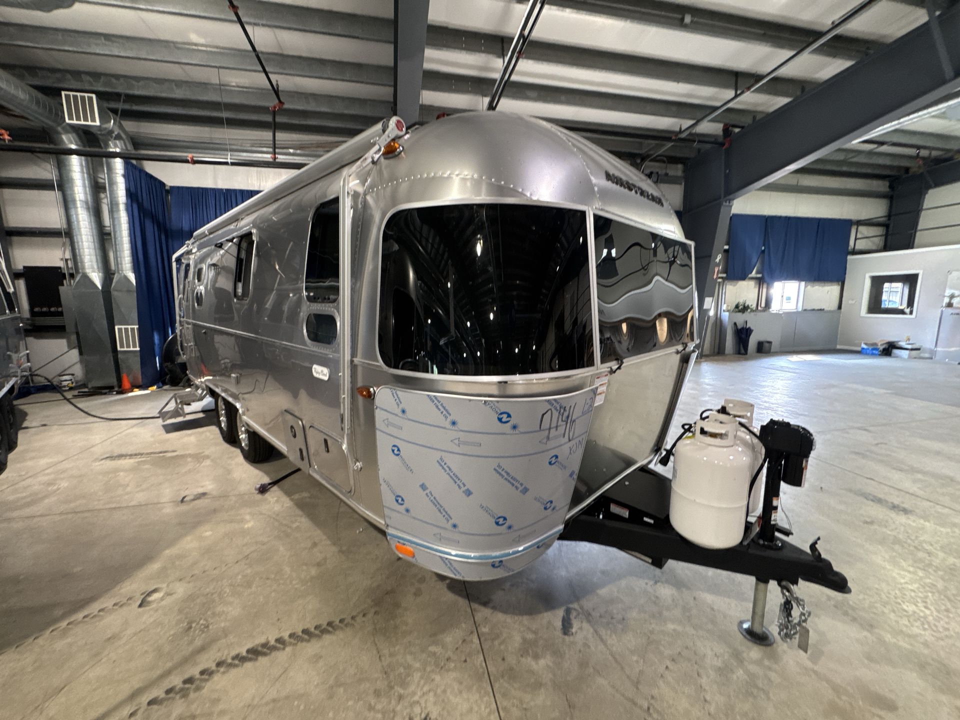 2026 Airstream 25FBQ Base
