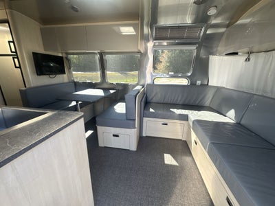 2021 Airstream 30RB Queen Base