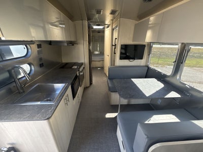 2021 Airstream 30RB Queen Base