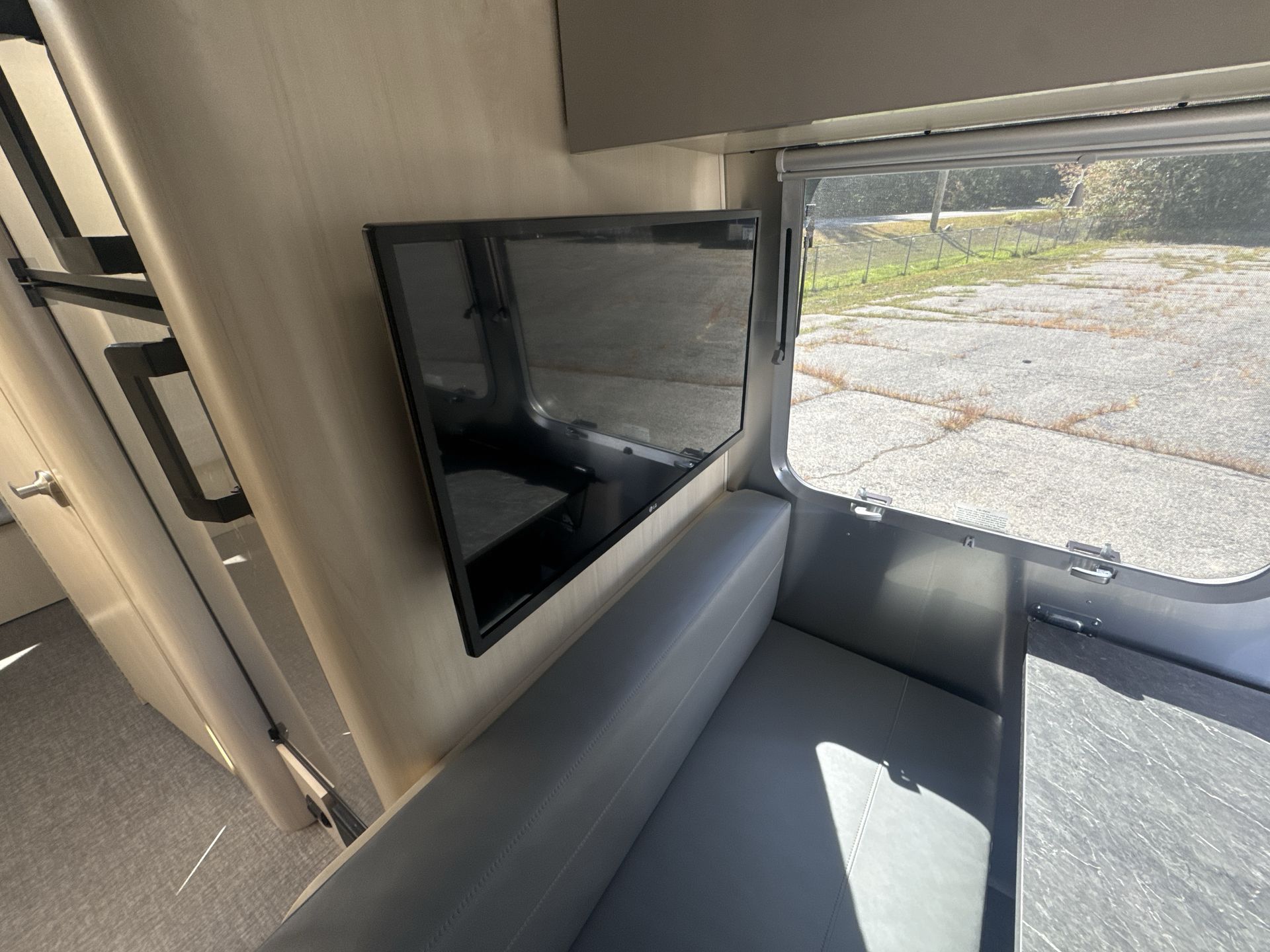 2021 Airstream 30RB Queen Base