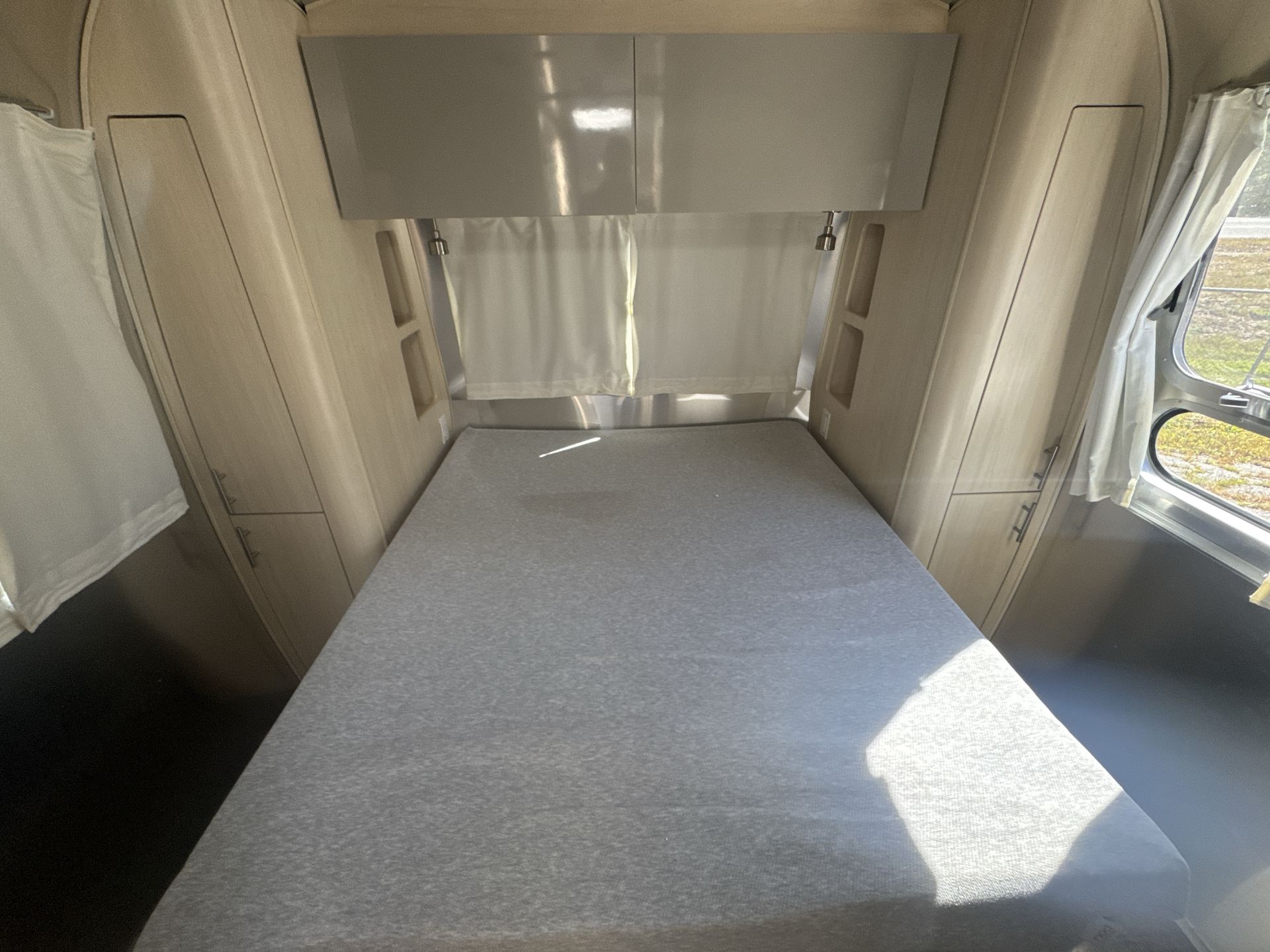 2021 Airstream 30RB Queen Base